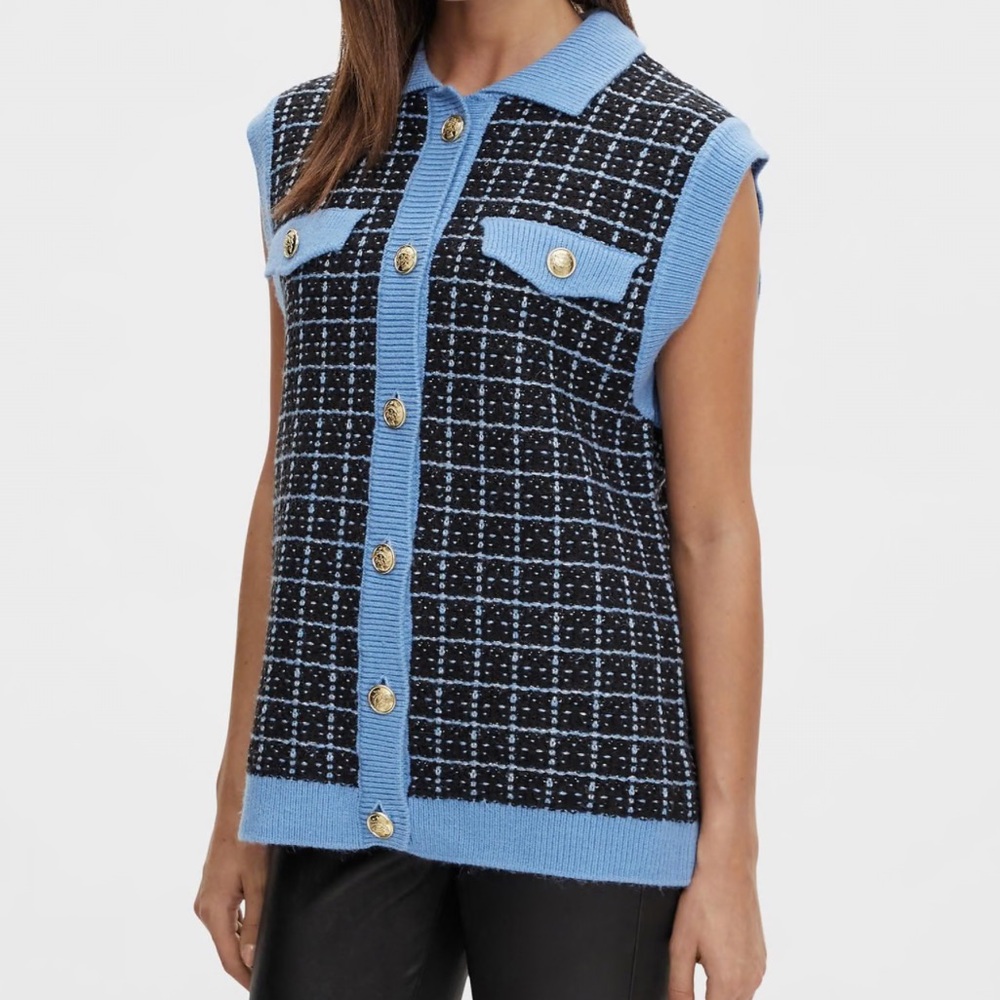 Contrast knit sweater tank top in blue & black check